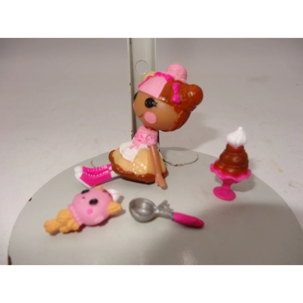 Lalaloopsy Mini Doll‎ Scoops Waffle Cone Set w/Pet & Accessories 2011 MGA